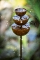 Preview: Regenfänger Gartenstecker 75cm Insektentränke Metall Gartendeko Edelrost Beetstecker Topfstecker