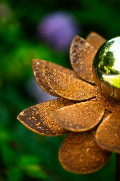 Gartenstecker Blume mit Edelstahlkugel