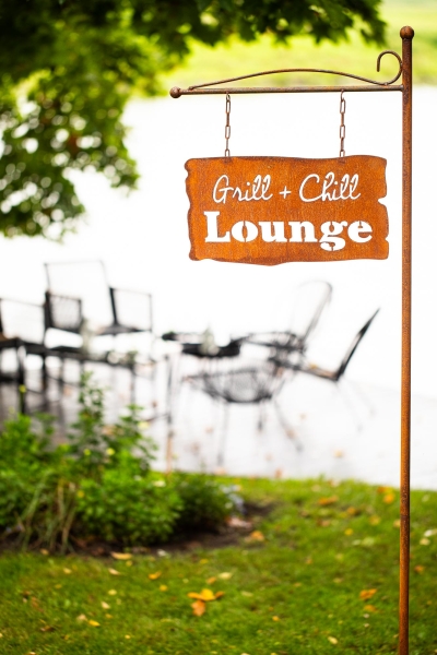 Gartenschild Grill + Chill Lounge